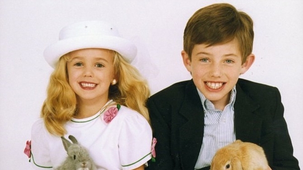 Investigators Identify Whose Feces Were Smeared All Over JonBenet's Room And Gifts - picture 2