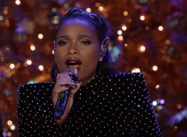 Jennifer Hudson Steps On Stage With Pentatonix For A Beautiful Cover Of "How Great Thou Art" Thats Going Viral - picture 2