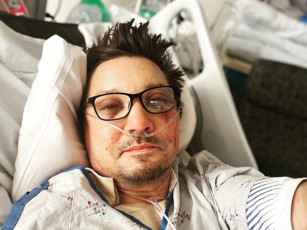 Jeremy Renner shares pictures of his precious, loyal ‘protector’ dog by his side after accident - picture 2