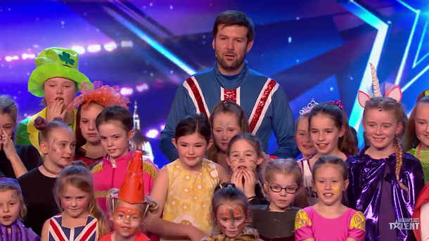 Judges Cry After Kids Choir's Version Of Queen Mega Hit, Forcing Judge To Pound The Golden Buzzer - picture 2