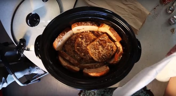 Just Put Some Old Bread In A Slow Cooker Before Bed And Wake Up To THIS Delicious Breakfast - picture 5