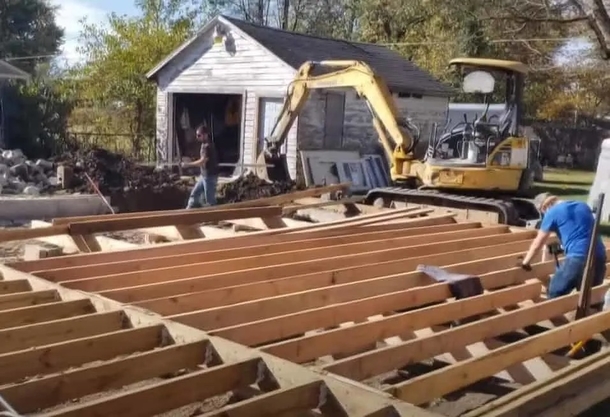 Kind strangers provide new home for elderly veteran who was at risk of losing his "unsafe" home. - picture 5