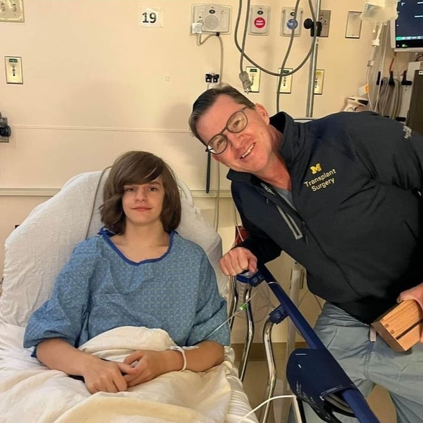 Kind Teacher Donates Kidney To Student, His Family Was Extremely Grateful & Thankful - picture 5