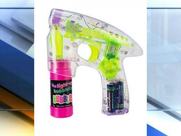 Kindergartner Girl Suspended After Bringing ‘Dangerous’ Toy To Her School - picture 2