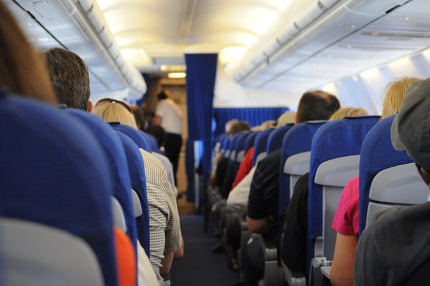 Lady Hears 2 Soldiers’ Conversation During Flight And Realized She Had To Speak To The Flight Attendant - picture 2