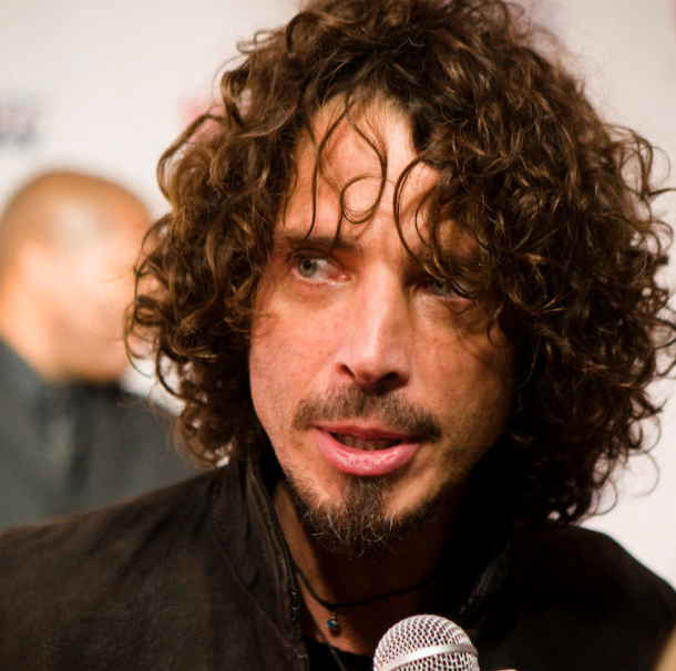 Legendary Rock Star Was Just Found Dead, Hanging In His Hotel Room - picture 2