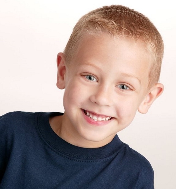 Little Boy Dies After Placing Blue Stain In Carpet. 14 Years After His Passing, Mother Shocked By Real Meaning - picture 4