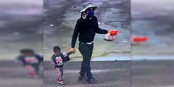 Little boy was left at Goodwill store with note written on paper towel and bag of clothes - picture 2