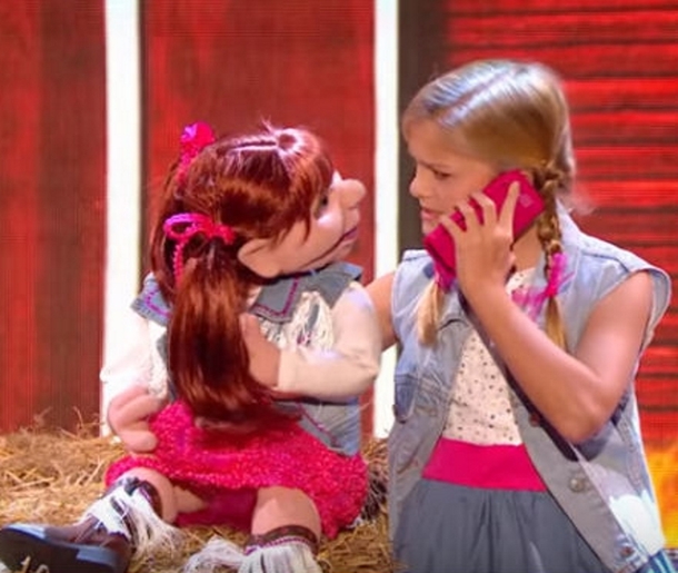 Little Girl Duets Cowboy Song With Puppet; Minutes Later They, Stun The Crowd With This Trick - picture 3