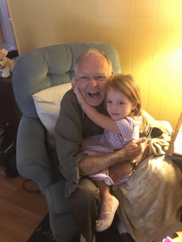 Little Girl Says Elderly Man Is "Old", His Response?  Golden & Viral. - picture 5