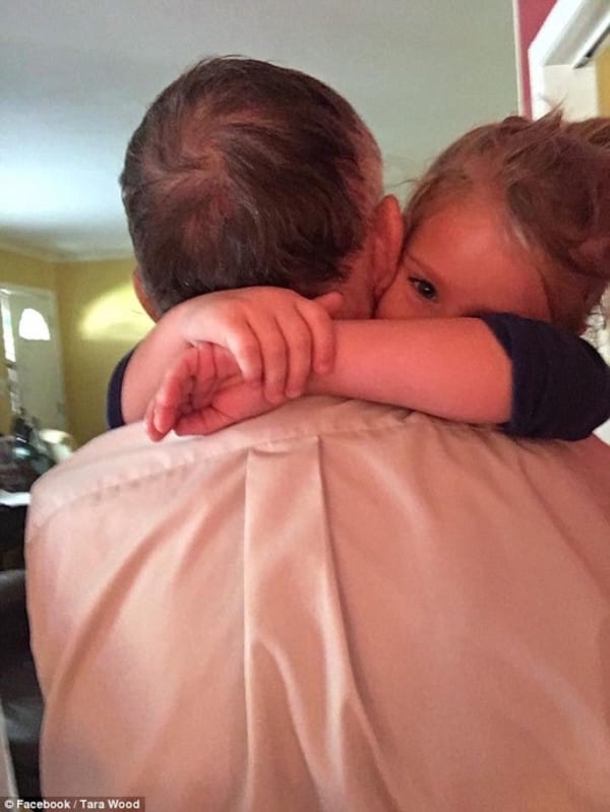 Little Girl Says Elderly Man Is "Old", His Response?  Golden & Viral. - picture 6
