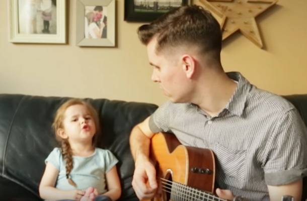 Little Girl Sings With Daddy, Their Duet Is Putting Tears In Everyone's Eyes - picture 2