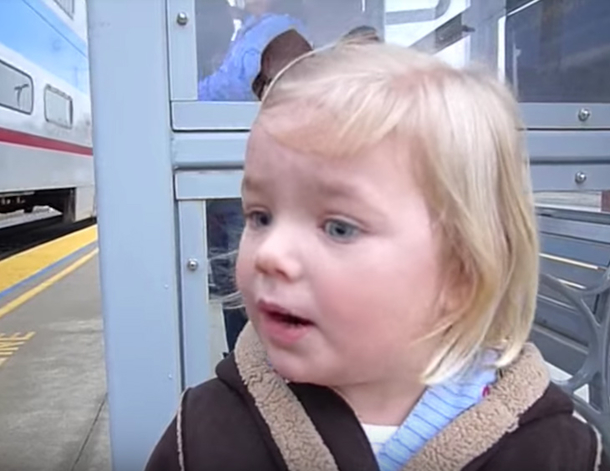 Little Girl Waits For Dad's Birthday Gift. Once She Sees It Arrives, Her Reaction Warms The Heart Of The Internet - picture 3
