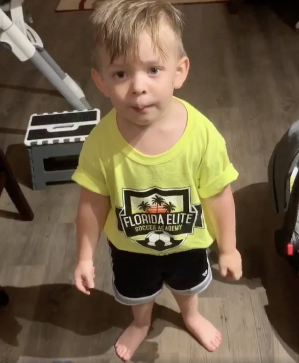 Little toddler goes on rant after his mom leaves for work without giving him a kiss - picture 2