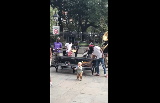 Little Toddler Interrupts Band Using Fake Trumpet And A Performance That Wins The Internet Completely - picture 3