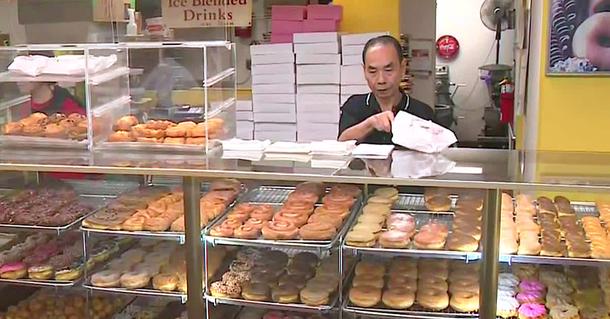 Loving community buys baker’s whole inventory daily so he can care for sick wife - picture 2