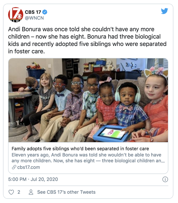 Loving couple adopts 5 siblings separated in foster care so they can stay together - picture 3