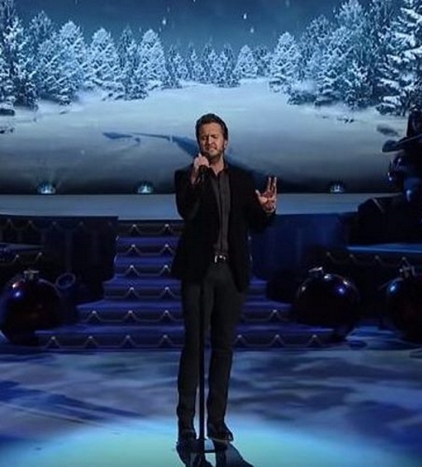 Luke Bryan's Rendition Of The Classic 'O Holy Night' Has Taken The Internet By Storm - picture 3