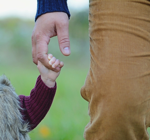 Mailman finds little girl who sent her Father a letter addressed to heaven - picture 3