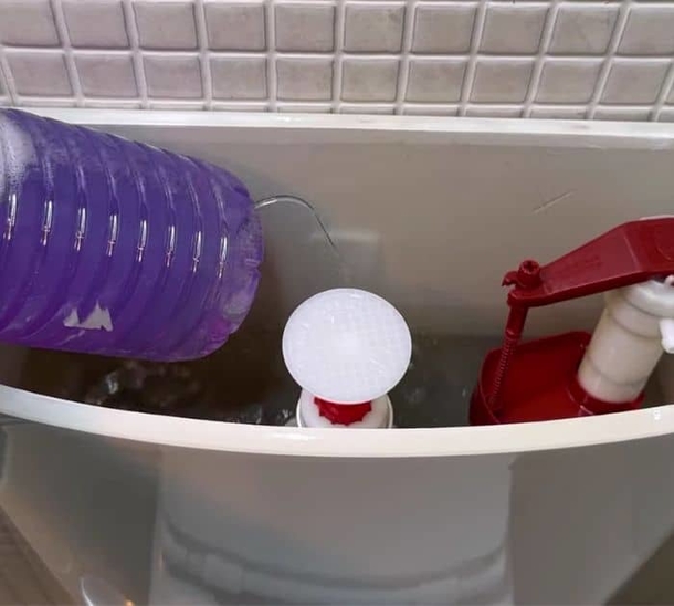 Make Your Toilet Clean Itself with This Genius Hack! - picture 3