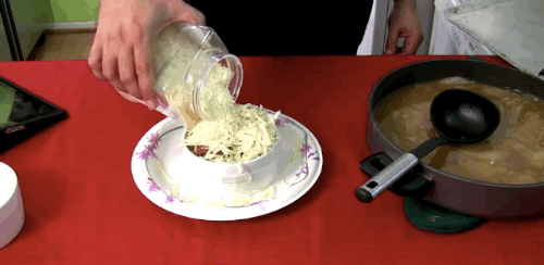 Man Adds Large Amounts Of Onions In A Pan, What He Does Next Looks Totally Delicious! - picture 13