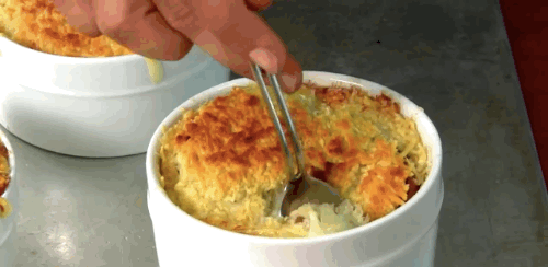 Man Adds Large Amounts Of Onions In A Pan, What He Does Next Looks Totally Delicious! - picture 15