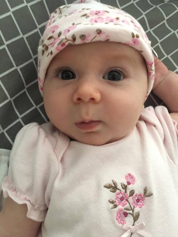 Man Approaches Mom In Grocery Store, Whispers 3 Words That Make Her Clutch Her Baby Tighter - picture 3