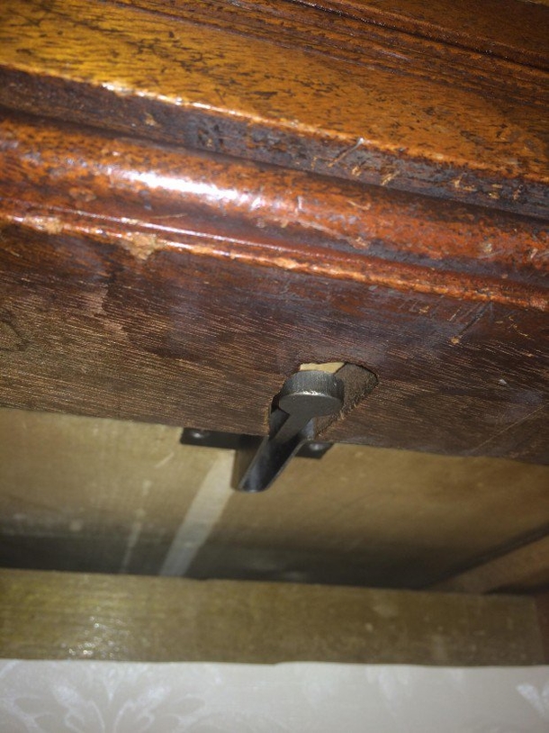 Man Discovers Hidden Button In Hotel Dresser, So He Decides To Push It - picture 4