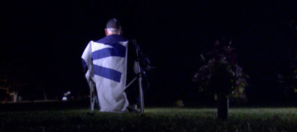 Man Drove 600 Miles To Listen To Cubs Win With His Father At His Grave, Keeping His Promise - picture 2