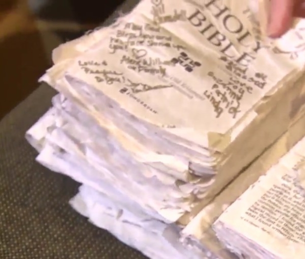 Man Finds Book On Side Of The Road, Stunned By What’s Written On The Page - picture 3