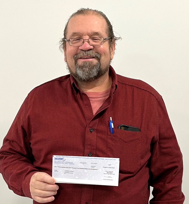 Man finds lottery ticket inside of a get-well card after open heart surgery — wins million dollar jackpot - picture 2