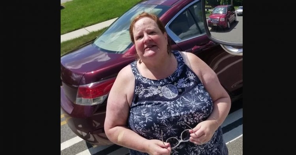 Man Hit Horn When She Didn’t Drive Through Green Light. Seconds Later, She Jumps Out Her Car - picture 2