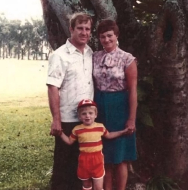 Man learns that he was kidnapped, solves his own case 30 years later - picture 2