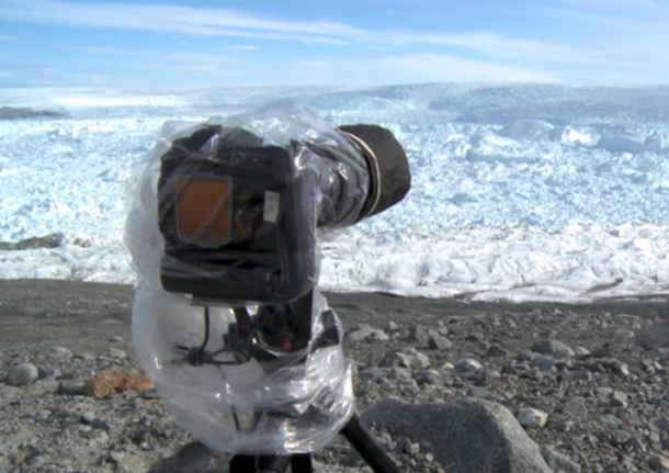 Man Sets Up Camera On Ice, Moments Later Captures Unimaginable Footage - picture 3