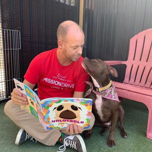Man Stays In Animal Shelter For 7 Restless Nights To Assist Dog Who’s Been There For Over A Year - picture 5