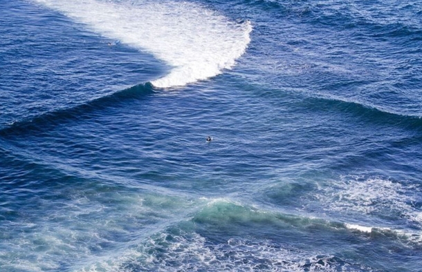 Man Takes Picture Of Strange Square Shaped Waves, Soon Realizes They're A Danger - picture 5