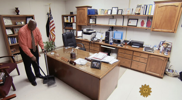 Man turns into Principal of the school he cleaned as the janitor for 20+ years - picture 3