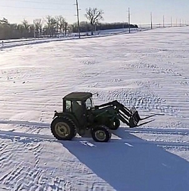 Man Uses Tractor To Make Message In The Snow, End Result Has Internet In Laughter - picture 4
