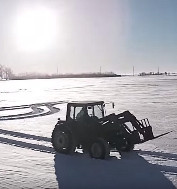 Man Uses Tractor To Make Message In The Snow, End Result Has Internet In Laughter - picture 5