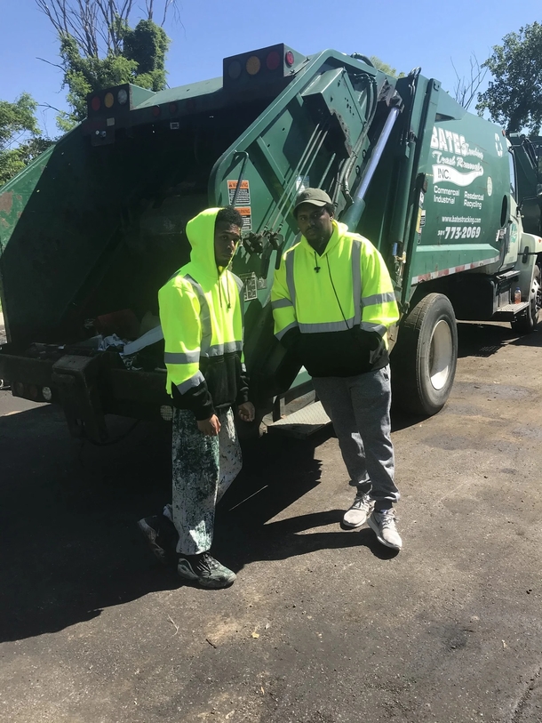 Man who worked as a garbage collector to support his family is now a Harvard Law School graduate - picture 2