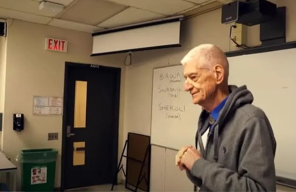 Man with Alzheimer’s fights memory loss by attending school, earns university degree in his elderly years. - picture 2