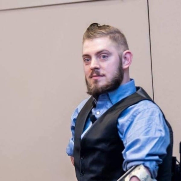 Marine Loses All 4 Limbs, Gets Double Arm Transplant So He Can Hold His Fiance’s Hand - picture 3
