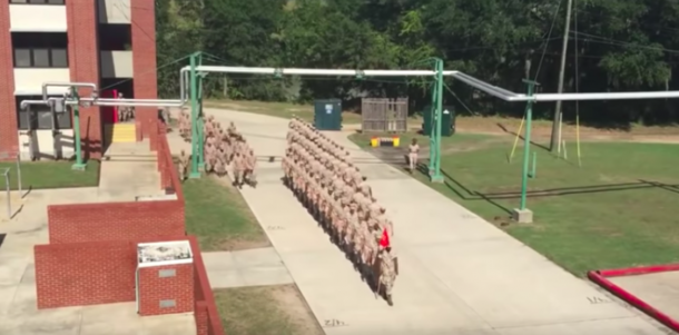 Marines Pull Off A Drill Trick So Mesmerizing That We Can’t Stop Watching It - picture 5