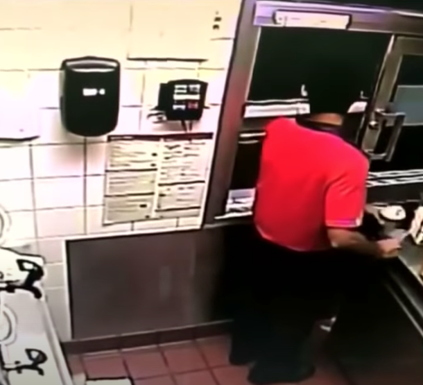 McDonald’s employee leaps through window to rescue a police officer - picture 2