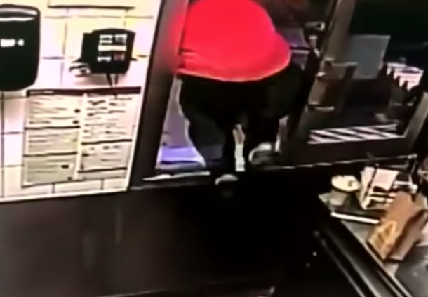 McDonald’s employee leaps through window to rescue a police officer - picture 3