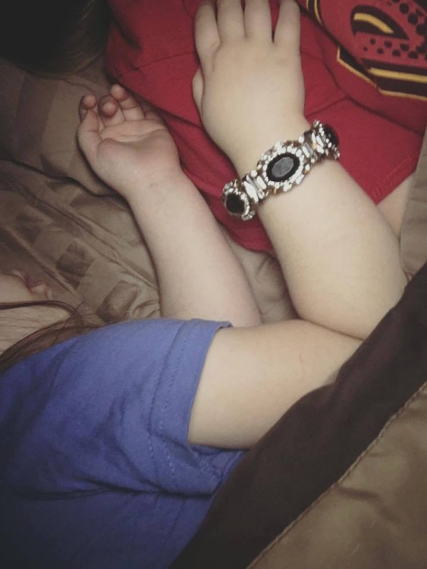 Message to Stranger Who Gave My 3-Year-Old Child a Bracelet Inside McDonald’s Bathroom - picture 3