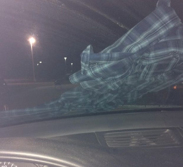 Michigan Teen Sends Out SERIOUS Warning That Goes Viral After Discovering Flannel Shirt On Her Windshield (Video) - picture 4