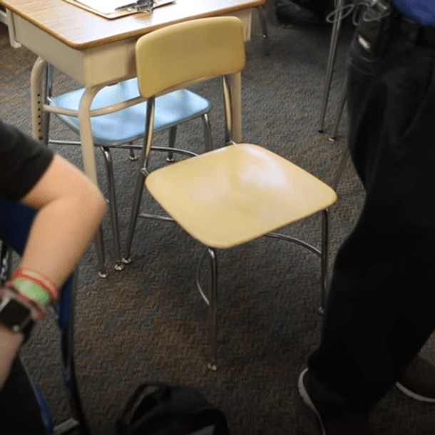 Middle school teacher kepts one chair empty in classroom for 52 years as an important lesson - picture 2