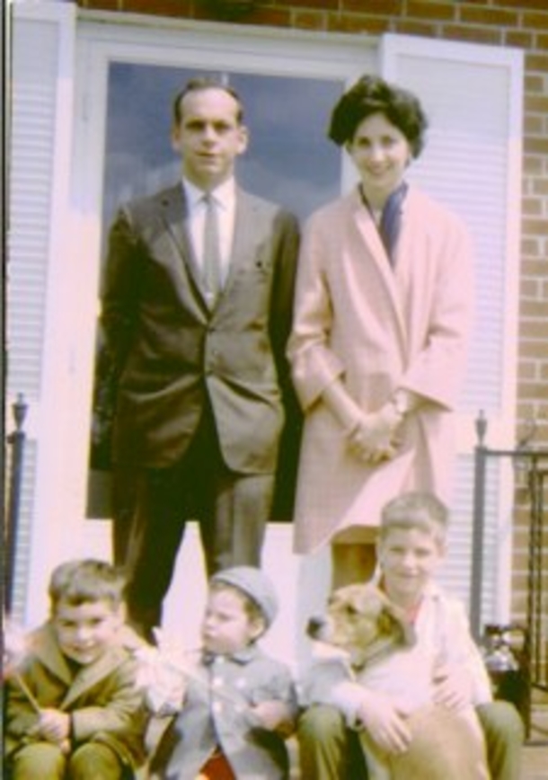 Mike Rowe shares the ‘secret’ behind his parent’s 60+ year marriage in heartwarming post - picture 5