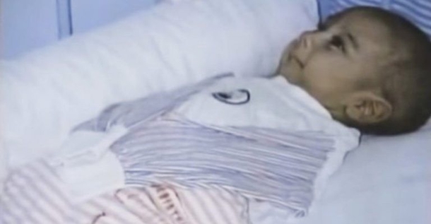 Mom Abandons Her Newborn Son. Now Watch What Nurses See Under The Baby’s Blanket… - picture 2